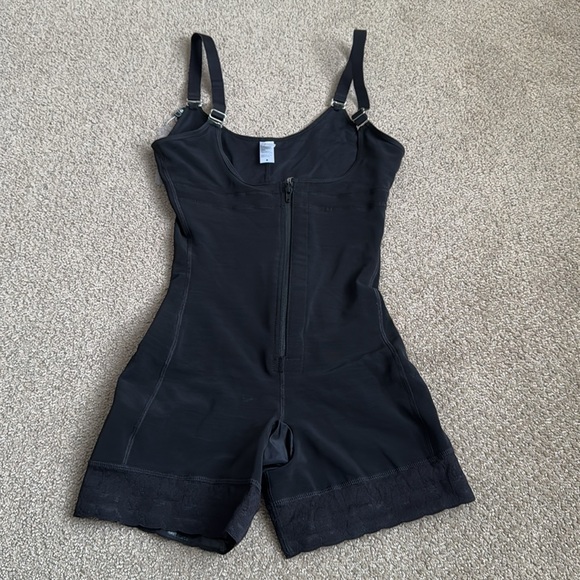 Black Women's Shapewear Faja - Picture 5 of 9